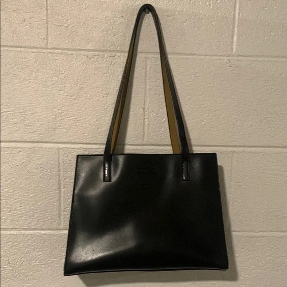 Mondani Black Leather Tote Bag with Sleek Design - Picture 6 of 6